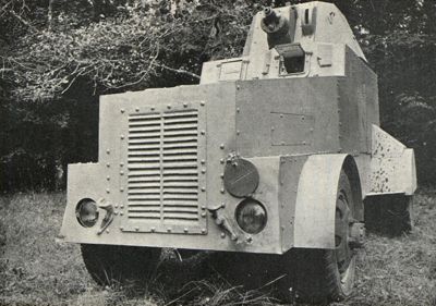 prototype dautomitrailleuse fabriquée clandestinement par le réseau CDM en Sarladais en 1942 - Joseph Restany, Une entreprise clandestine sous loccupation allemande, Paris, Charles Lavauzelle, 1948, p. 72 - cote AD24, BIB A 530 